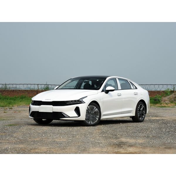 Edición de lujo Sedan de tamaño medio Auto FWD Automóvil de gasolina 4 puertas 5 asientos Kia K5 2025 1.5T