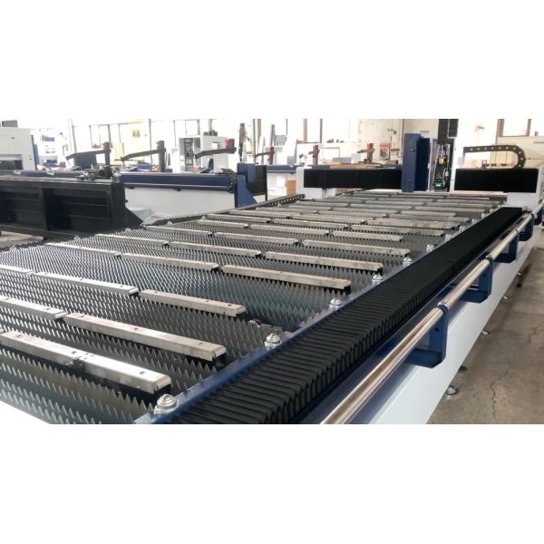 1500W-20KW Laser Sheet Cutting Machine 100m/Min Water Cooling Automatic Material Lifting