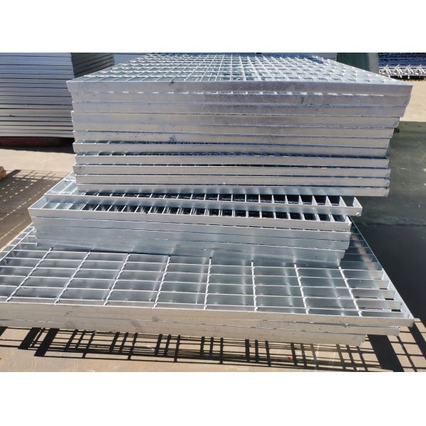 Industrial Platform Stair Treads Steel Grating 5mm Thick For Railway Bridge