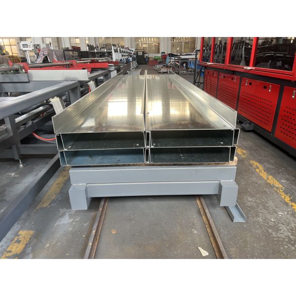 2.0-3.5mm Galvanized Steel 100-500mm Width Adjustable CZ Purlin Roll Forming Machine With Auto Stacker For  Building Structure