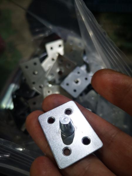 Factory wholesale stainless steel 3 hole top shaft spring accessories top shaft plate stainless steel top shaft hardware accessories