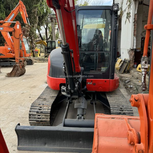 KX163 Excavateur Kubota Haute précision et bras robustes pour vos besoins de construction