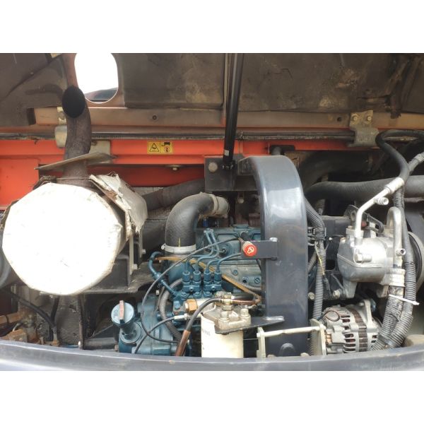 Used Kubota 8ton Excavator 47.8KW Engine Red 0.31m Bucket Showroom Locations Worldwide