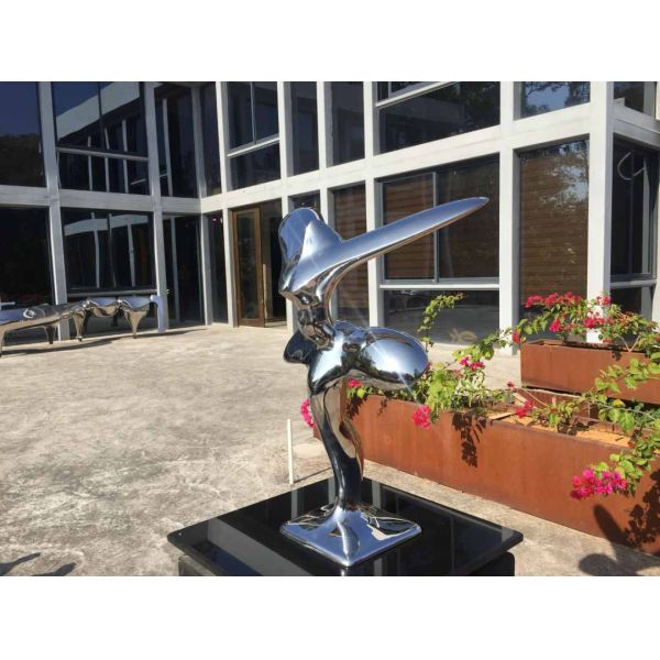 Абстрактное животное металла ваяет орла летания нержавеющей стали современного искусства