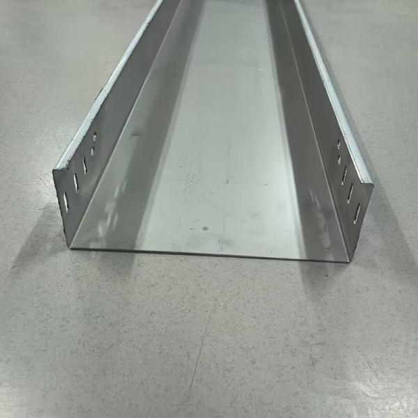 Non Combustible Stainless Iron Electric Cable Trunking For Wall Mounted Or Suspended Installation