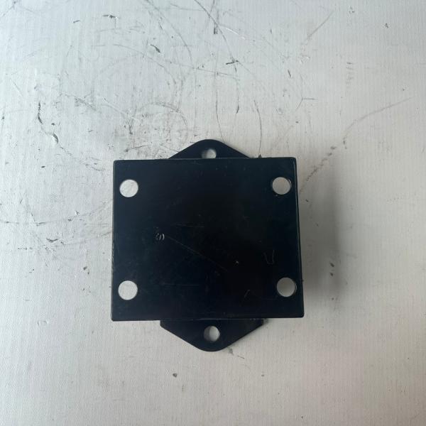 Yutong King Long Bus Engine Mount 1001-06950 Rubber Metal Composite