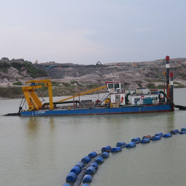Solid Capacity 600m3/H Discharge Distance 1500m Length 38m Sand Dredger with CE/ISO