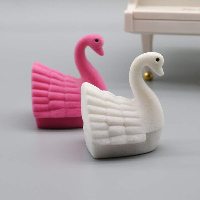 Custom Color Hinged Flocked Jewelry Box Swan Shaped Jewelry Packaging Box