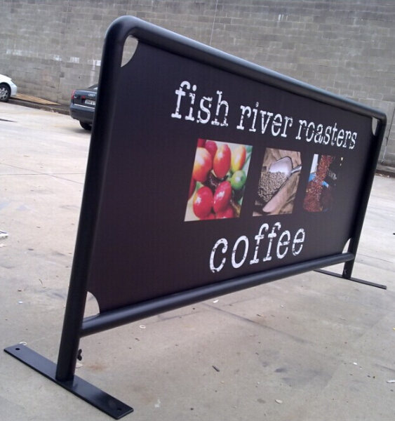 Anti UV Outdoor Cafe Barriers Stainless Steel Metal Frame Black Powder Coated