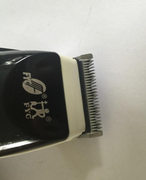 RF828 Safe Durable Barber Hair Clipper Electric 12 Watt Highly Efficient 47.5X34X28 CM