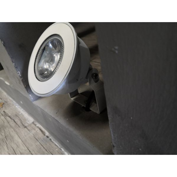 Outdoor 3W/5W/6W/9W/12W/18W/24W LED Spike Garden Light with 15000 Hours Lifespan