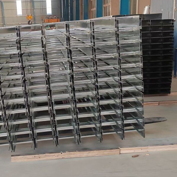 30-500mm Side Rail Hot Dip Galvanized Cable Tray Opciones y accesorios personalizables