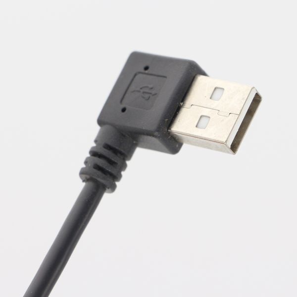 Bloqueo de tornillo con ángulo recto de 90 grados Tipo A de panel masculino a femenino Montaje de cable de extensión USB