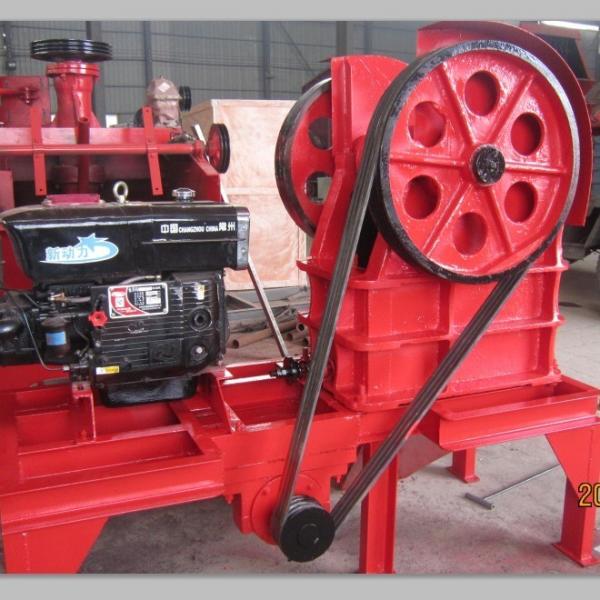 Gold Ore Mobile Crushing Plant ,  Jaw Rock Flexible Diesel Engine Crusher