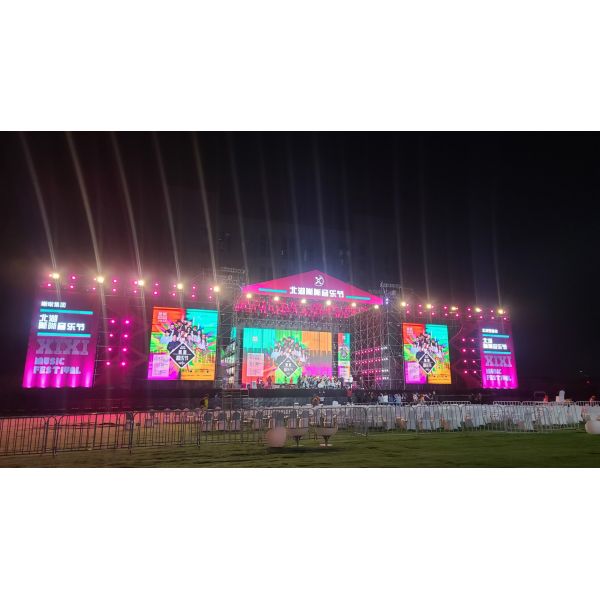 Гибкий водонепроницаемый светодиодный дисплей высокой четкости с размером модуля 250 * 250 мм и функцией без смазки