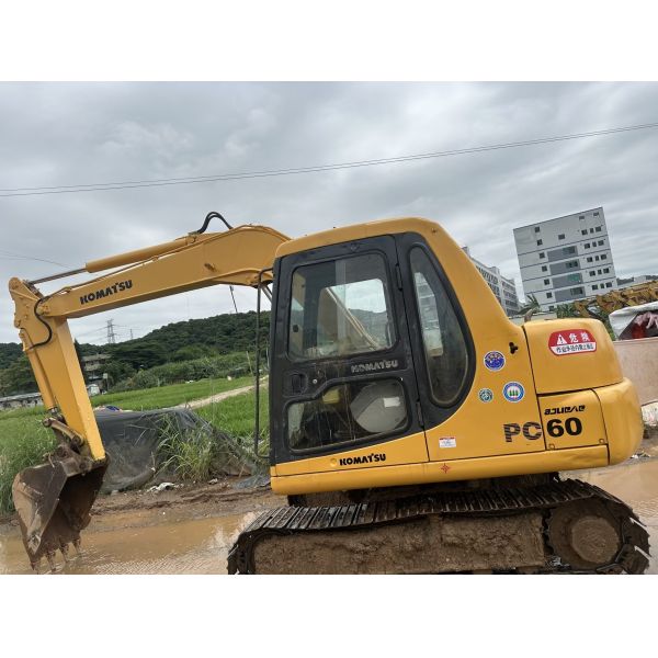 Used Komatsu PC60-7 Crawler Excavator 6 Ton Second Hand Small Excavator PC35/PC55/PC56/PC60/PC78
