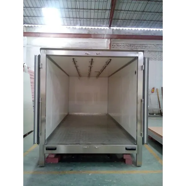 Carrosserie de camion frigorifique pour viande avec panneaux sandwich en PRV