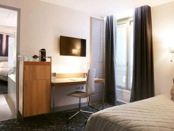 Guinea-Bissau hotel bedroom furniture set from China factory of wood bed with mattress and wood cabinet table