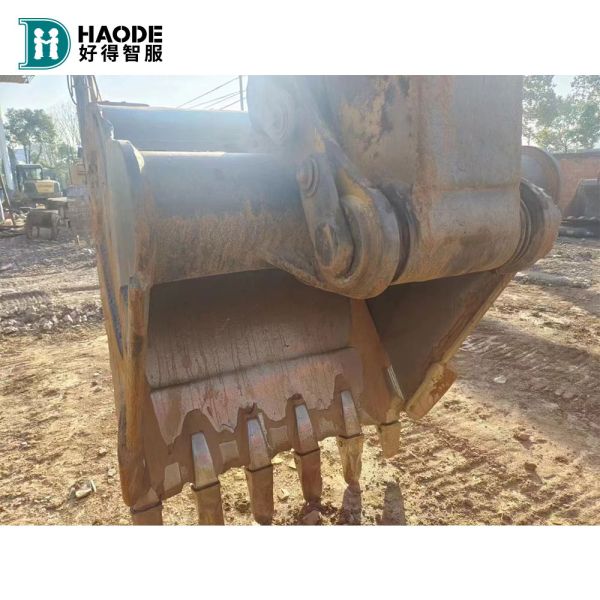 26 тонн использованного экскаватора CAT 326GC с 30000 рабочими часами и 26075 кг массой машины