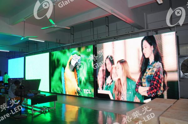 900w/M2 Ave Outdoor Full Color LED Screen 10mm For Advertising Messages