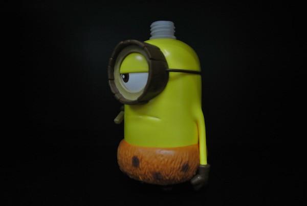 Hawail Style Minions Cartoon Shampoo Bottle With Cute Weapon Yellow / Brown Color