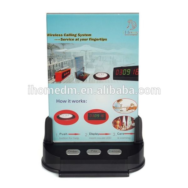 Официант звонит пипером со светом и приемником для зоны звезд или ночного клуба