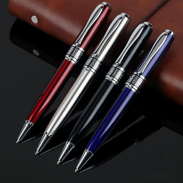 Un stylo à bille en métal noir gros et gras avec un logo et une signature 35 g