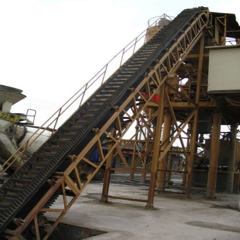 Heat Resistant Corrugated Sidewall Conveyor Belt For Bulk Material Angle Handling