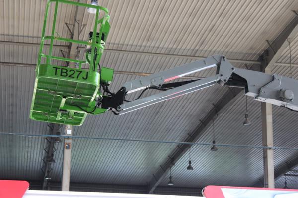 27m Height Electric Boom Lift Machine  With 360kg Platform Capacity
