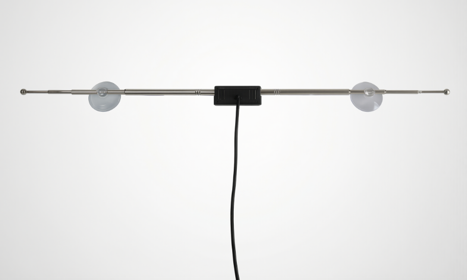 Telescopic 5 - 28dBi Car TV WiFi Antenna Linear Vertical Polarization With Sucking Disc