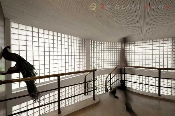Architectural Cloudy Solid 50mm 8x8x4 Clear Glass Wall Brick