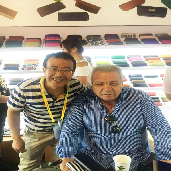 Модный экран для роскошных очков Отличная устойчивость к ударам