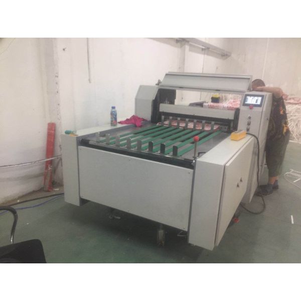 PVC Paper Roll To Sheet Cutting Machine 800mm With Material Conveyor