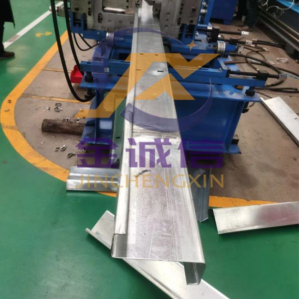 Bule красит автоматический крен Purlin Z140-300 формируя машину для здания мастерской