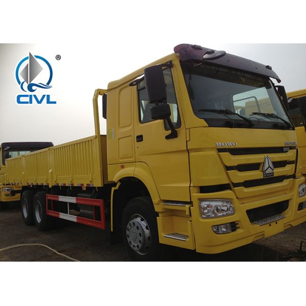 Heavy Commercial Trucks 6 x 4 Driving Heavy Cargo Trucks Loading 50 Ton