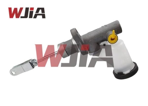 30610-P2710 Brake Master Cylinder Clutch  For NISSAN Pick Up D22 P27 A33 A32