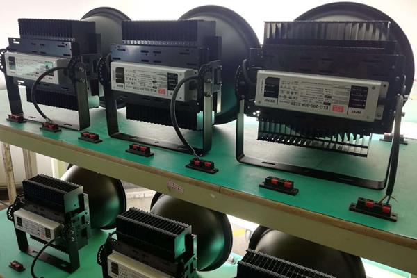 High Power Commercial High Bay Lights 200w IP65 LED Lighting Fixtures 3000k