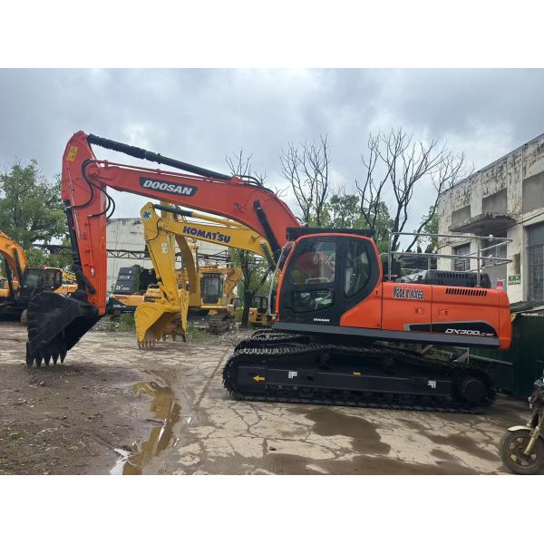 Used Doosan DX300LCA Excavator