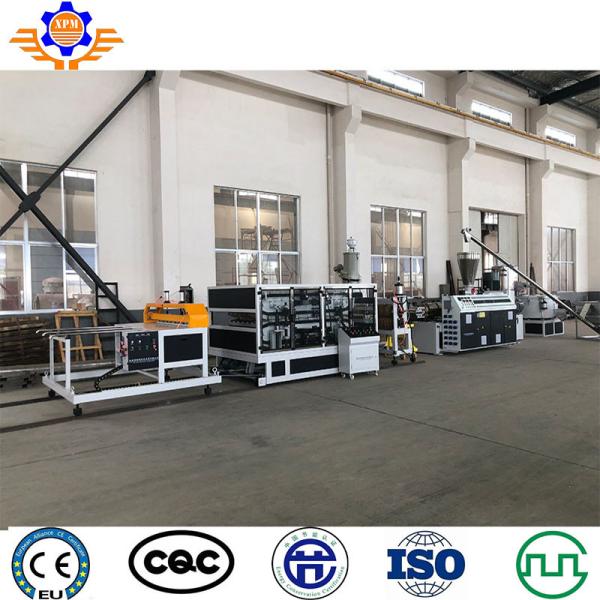 o PVC 450kg/H plástico vitrificou a telha de telhado plástica das telhas de telhado da terracota que faz a linha de produção da máquina