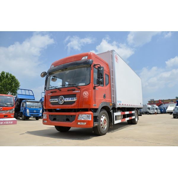5600 мм колесной базы Dongfeng 4X2 холодильный грузовик для эффективной транспортировки овощей