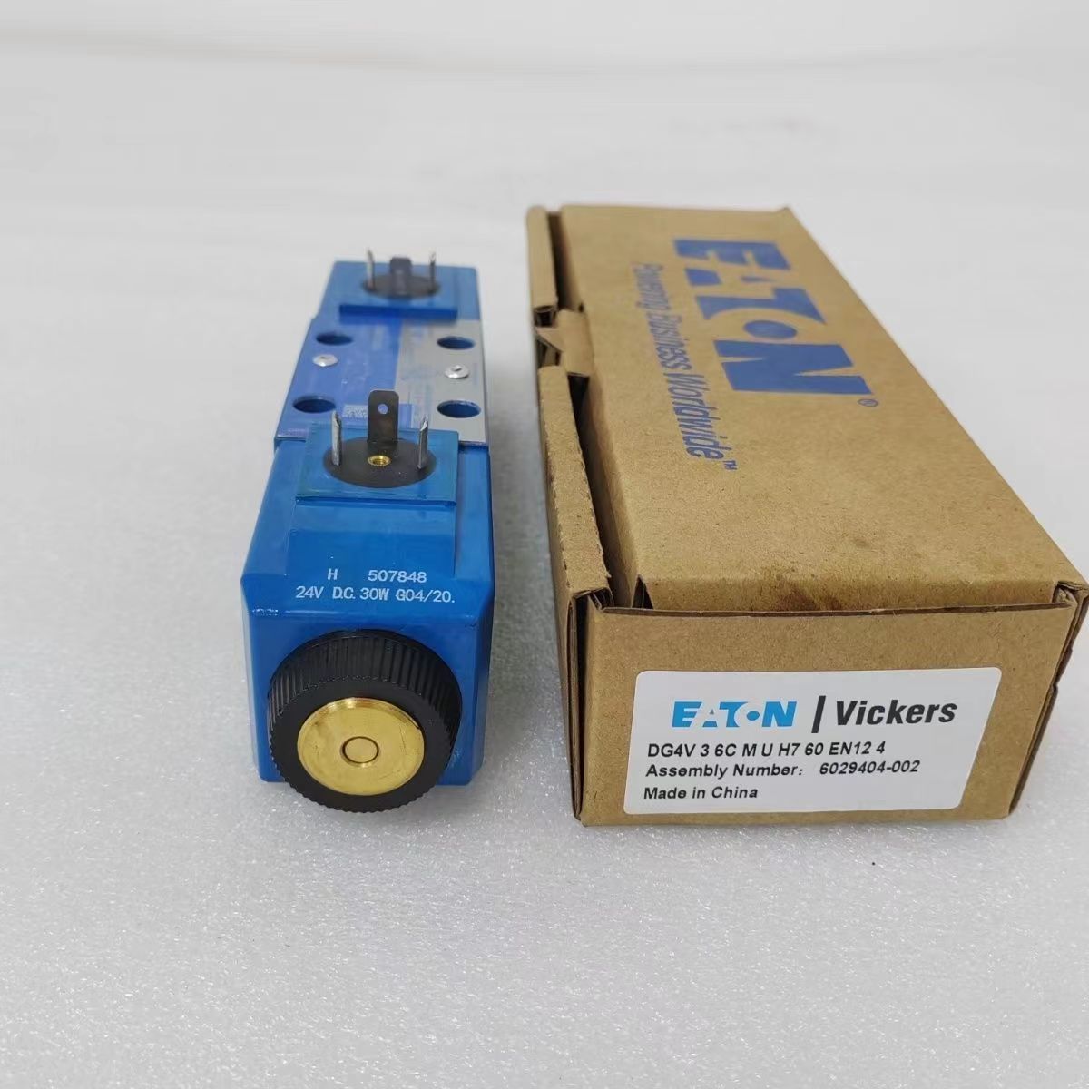 Eaton Solenoid Valve DG4V-3-6c Solenoid Valve Original Solenoid Valve for Sanyi  Zhonglian