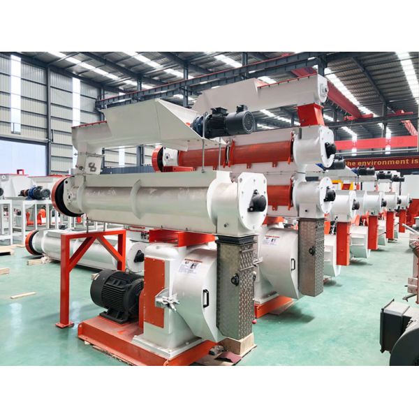 Машина лепешки питания Глуте мозоли цыпленка фермы 2.5Т/Х