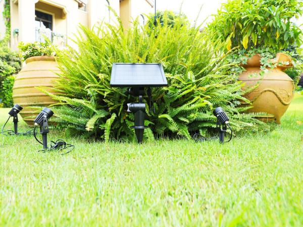 3*5w led outdoor waterproof landscaping ground smartyard triple lampheads solar spotlight,3pcs lamphead solar spotlight