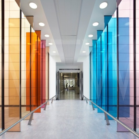 Hojas de vidrio laminado de colores paneles de vidrio laminado reflectores planos / curvos PVB SGP seguridad plana vidrio de mesa laminado claro ultra blanco azul oscuro