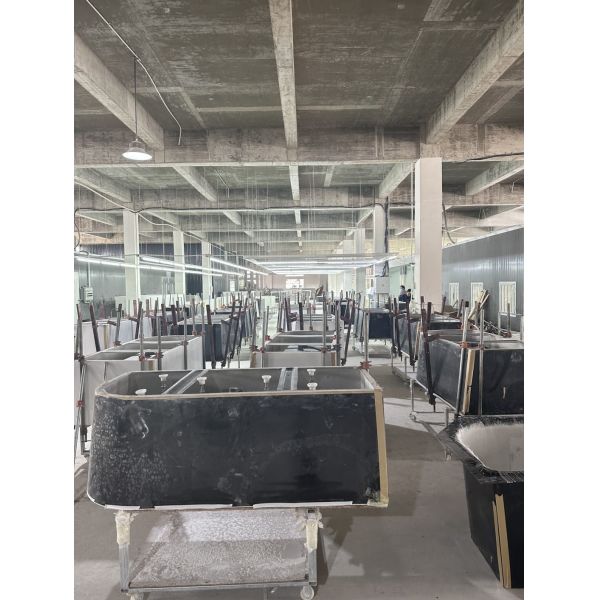 Poland White Black Colors PMMA Acrylic Freestanding Bathtub Left/Right Customization