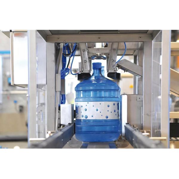 Автоматический заполнять 150BPH-3000BPH подвергает высокоскоростную линию разлива механической обработке SS304