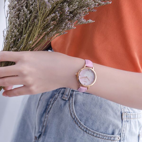 Дозор красочной шкалы цветка дозора кварца кожаного ремня MOP минималистский швейцарский