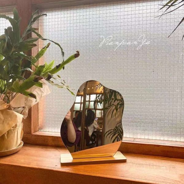 Curvy Portable Lighted Makeup Mirror Wood Stand For Vanity