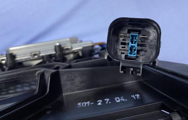 6454 6922 554 BMW Radiator Fan Assy Plug E46 Auto Engine Parts