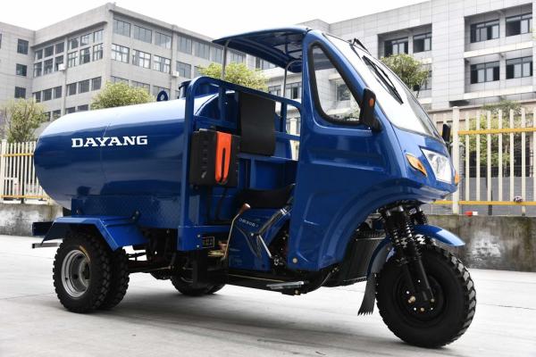 Fuel- 200CC/250CC/300CC Semi Cabin Water Tricycle Bike with 3 Big Wheels and Water Tank